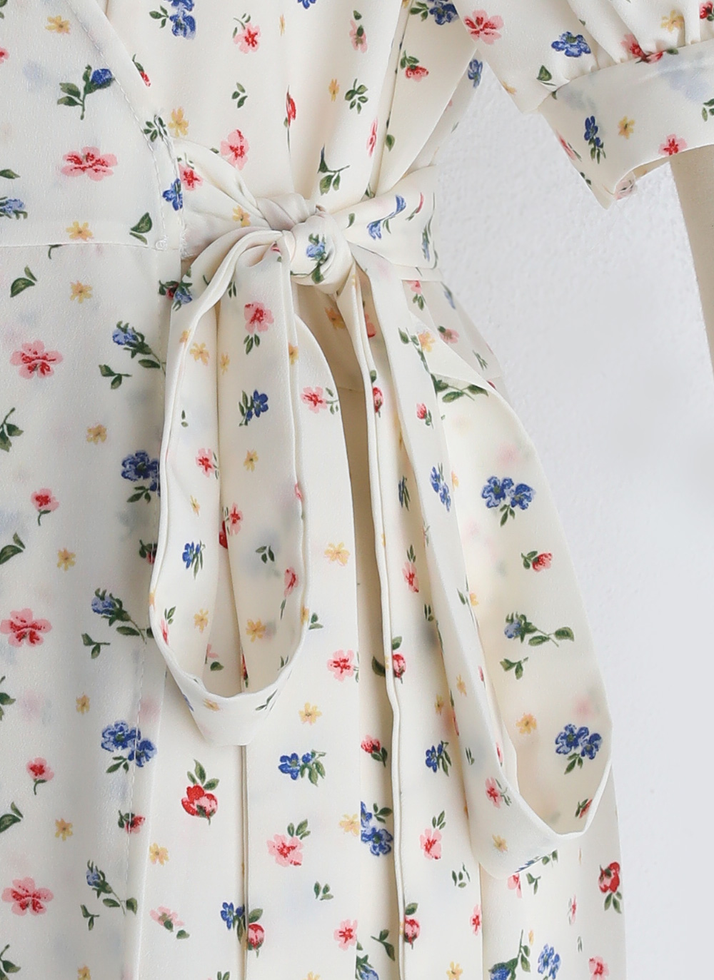 DVF コットンラップワンピース花柄フローラルプリント ラッフル 花柄パフスリラッフルラップワンピース | レディース