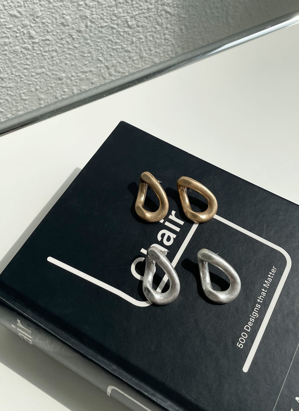 マットオーバルピアス・全2色 | レディースファッション通販 - DHOLIC