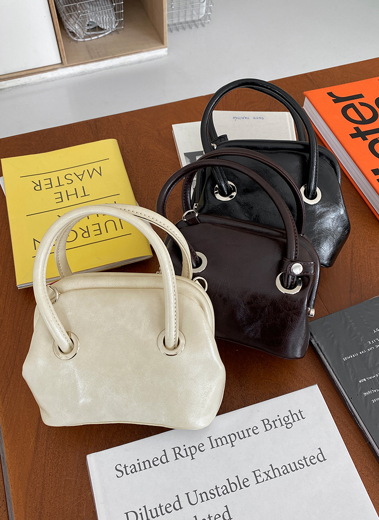 ストラップ付がま口ショルダーバッグフェイクレザー2way春夏秋冬 バッグ ショルダー Withmoment ウィズモーメント ファッション総合通販 Dholic