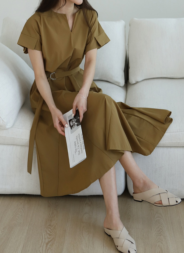 riri　CAPRICIEUX LE'MAGE スリットネックワンピース CAPRICIEUX LE'MAGE】スリットネックキャミワンピース 低身長サイズ