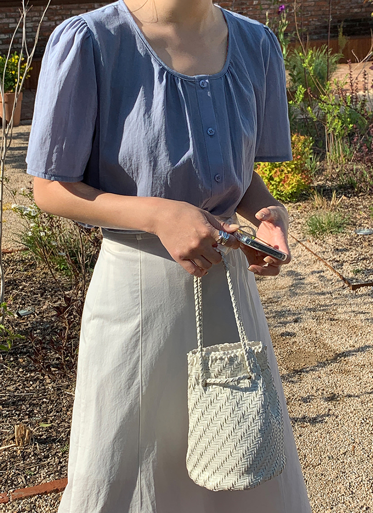 ギャザーポイントノーカラーブラウス レディースファッション通販 Dholic 公式