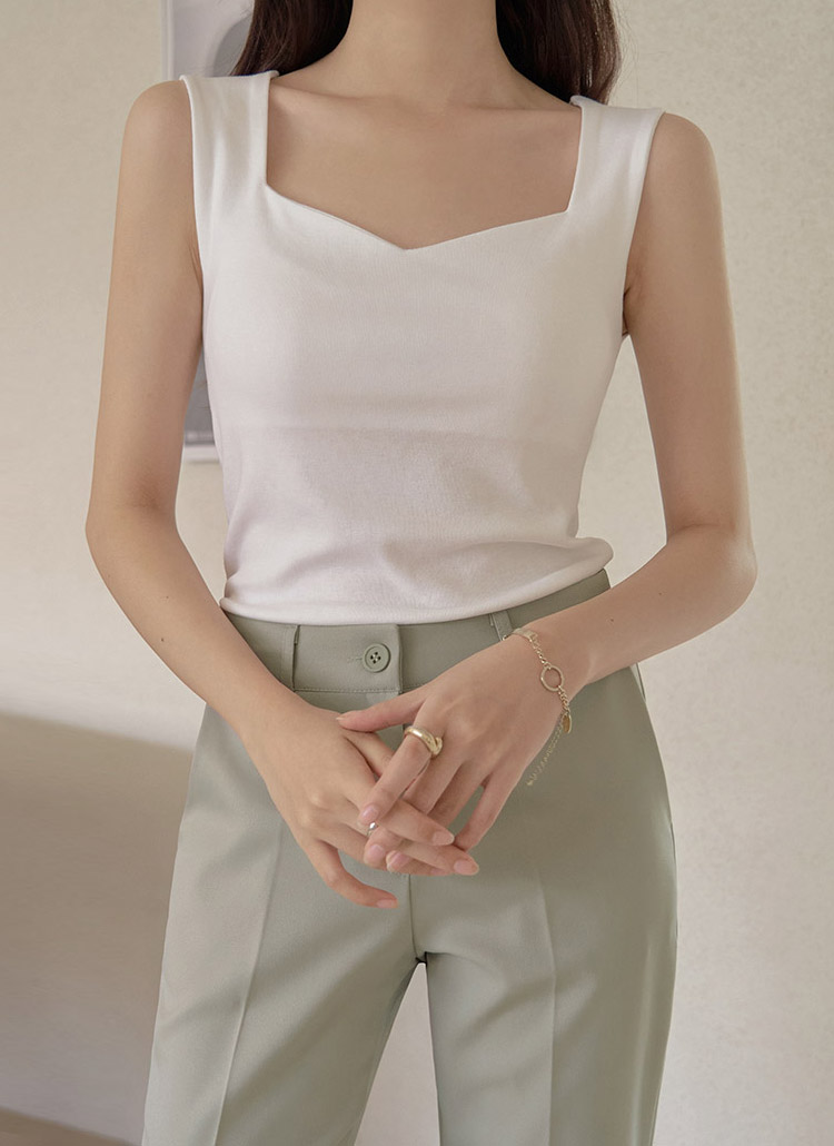 【国内即発】CHLOE ラッフルノースリーブ ハートネッククロップドノースリーブ | レディースファッション