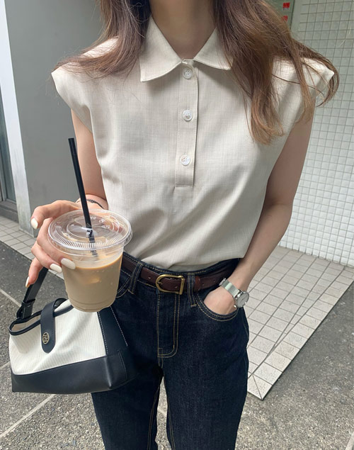Shoulder pad sleeveless shirt（ブラウス/シャツ）| maikooe | 東京ガールズマーケット