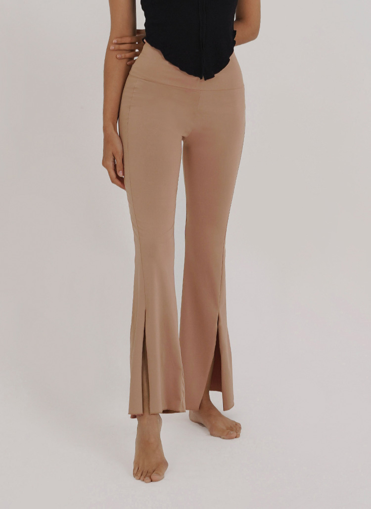 センタースリットフレアレギンス(apricot tan) | レディース