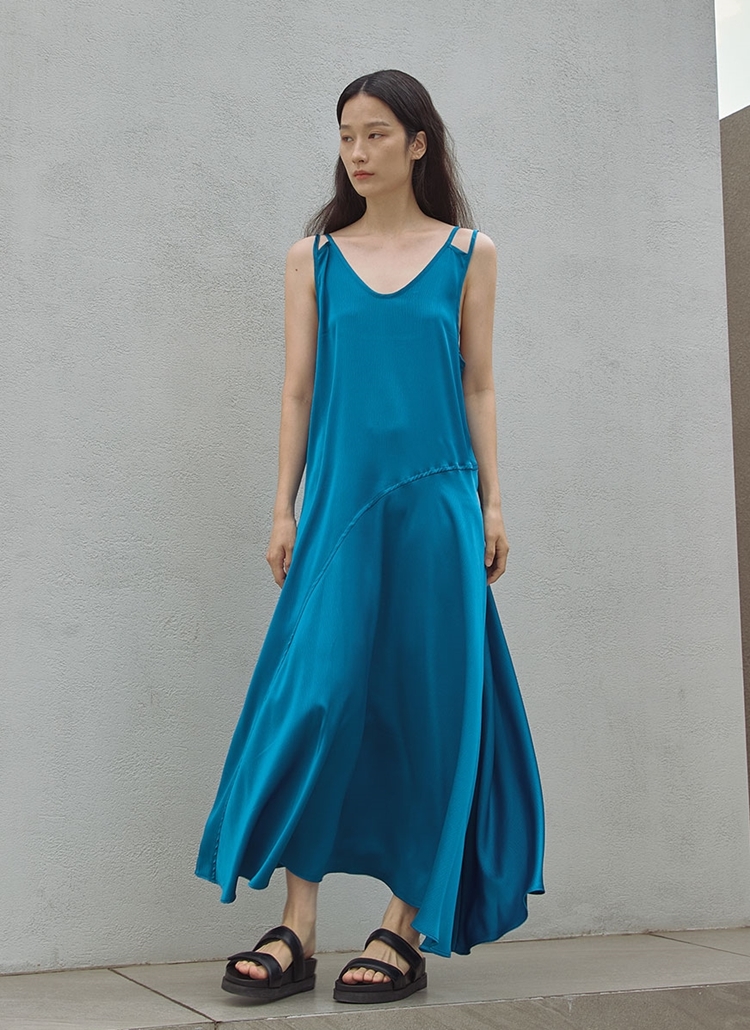 ネイビー肩ひも付きVネックワンピース 楽天市場】ワンピース ワイドシルエット 着心地いい Vネック