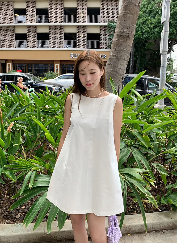 ラウンドネックノースリーブミニワンピース | レディースファッション  