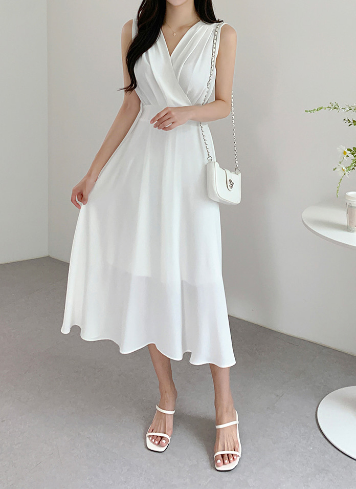 極美品！デサントゴルフ☆ノースリーブワンピースS白＋ハイソックス 1418923_25311068_k6.jpg?f=webp