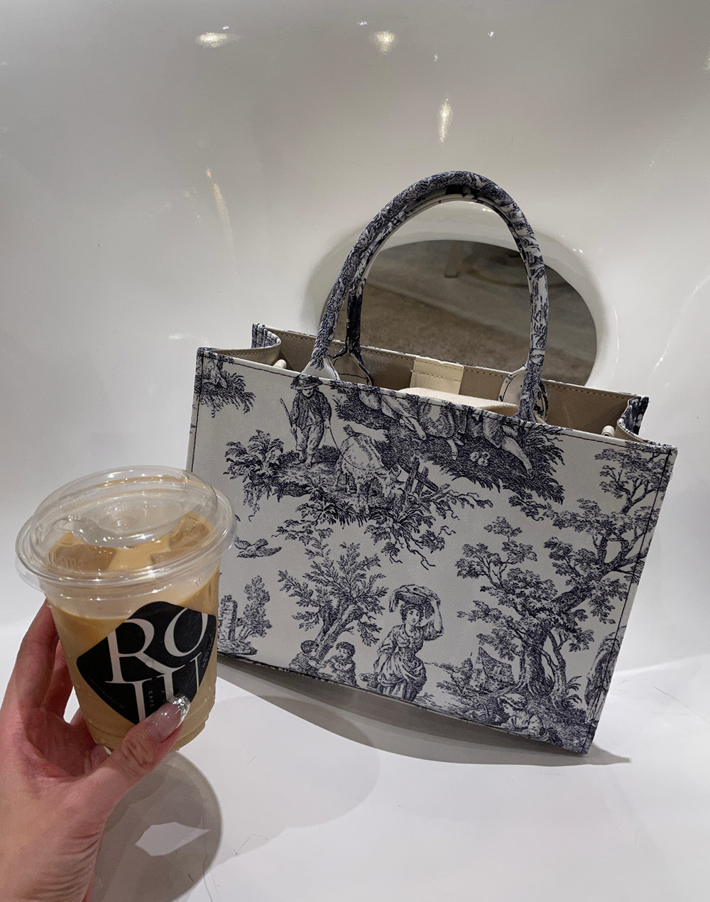 LILI et NENE KAORI EMBROIDERY.（カオリエンブロイダリー） KAORI EMBROIDERY. リバーシブルトートバッグ/ トワルドジュイ（black ブラック）