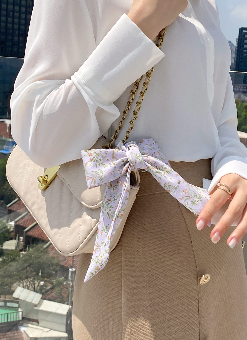 La Chatelaine　そごう百貨店購入　花柄　スカーフ La Chatelaine そごう百貨店購入 花柄 スカーフ - メルカリ