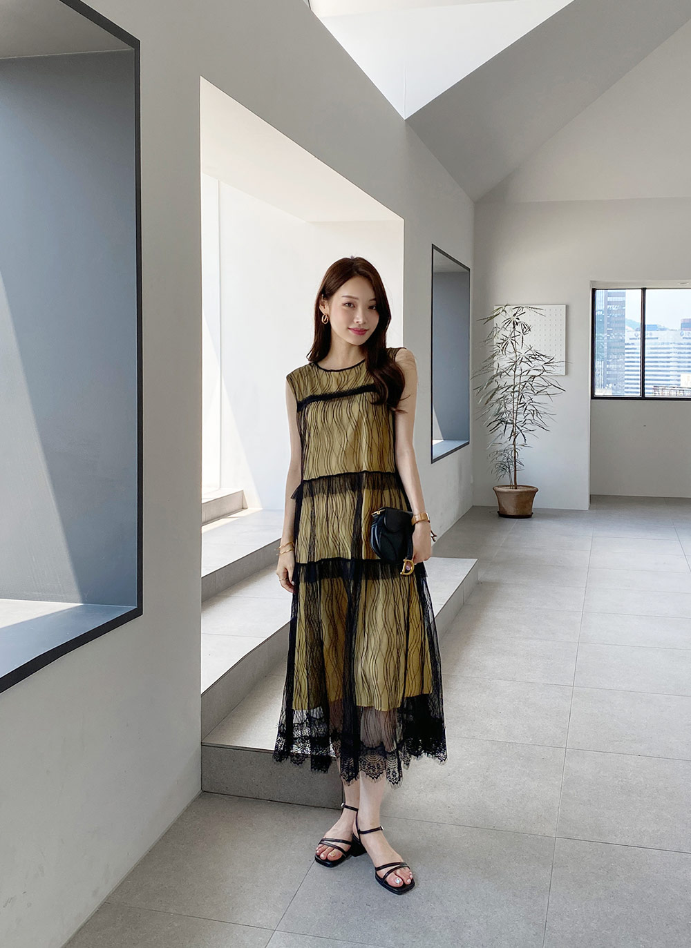ノースリ ティアードレースワンピース B 総レース 異素材 透け感 ティアード Aライン お呼ばれ 結婚式 春 夏 フェミニ レディース ワンピース ロング丈 ノースリーブ スリーブレス 柄 模様 レース バスト