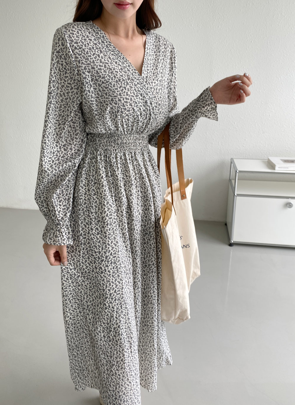 小花柄シャーリングワンピース | レディースファッション通販 - DHOLIC