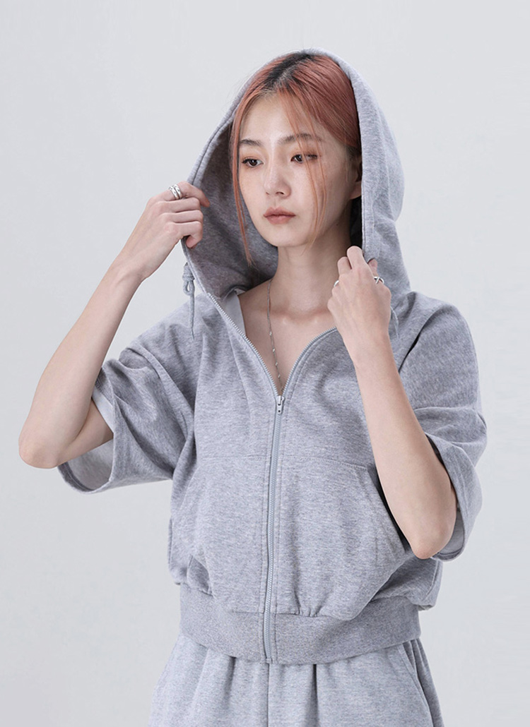 美品　René　半袖ジップパーカー　フリル袖　36　S相当　ブラック　0437 美品 René 半袖ジップパーカー フリル袖 36 S相当 ブラック 0437