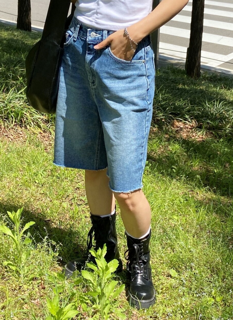 【美品✨ビブパンツ✨レディース L】ESTIVO ナイロン デニム パンツ mini刺繍ヒップポケットワイドデニムパンツ | レディース