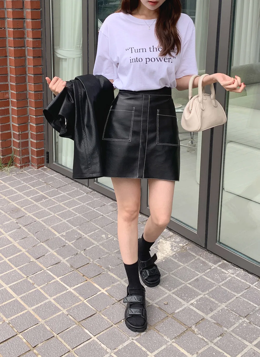 ステッチレザー調ミニスカート | レディースファッション通販 - DHOLIC 