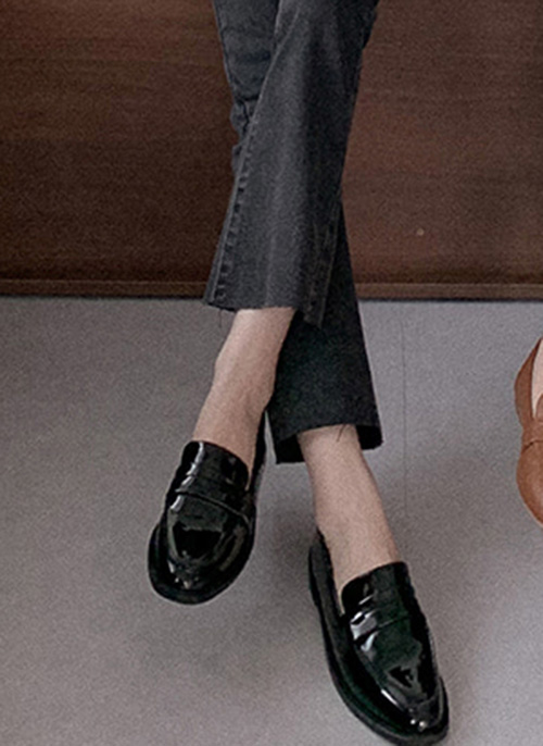 ペリーコ　スマルトローファー　エナメルFANTE 36.5 黒 ペリーコ スマルトローファー エナメルFANTE 36.5 黒 - メルカリ