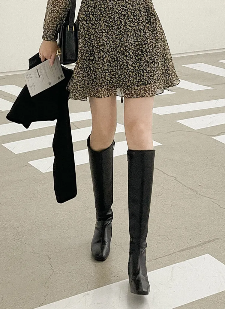 レザー調ブラックロングブーツ | luvchell | 詳細画像1