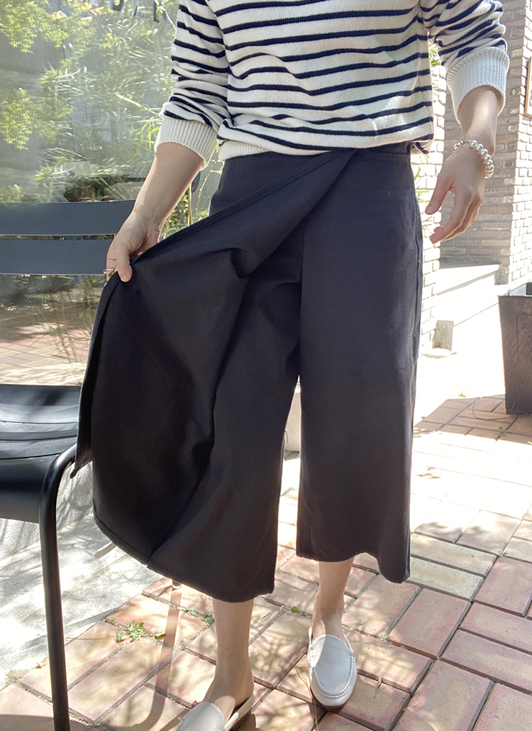新品タグ付★quliteラップスカート風パンツ