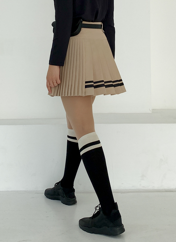 PRIORITYプリーツパンツスカート新品チャコールmal.レレレさん PRIORITYプリーツパンツ - メルカリ