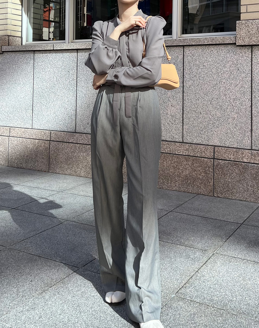 タグ付✨️loin. 2025 井川遥 即完売 ボウタイオールインワン ブラック タグ付✨️loin. 2025 井川遥 即完売 ボウタイオールインワン ブラック