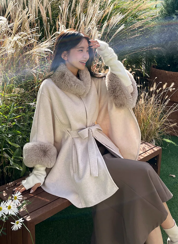 yori ヨリ Vネックファーショートコート オフホワイト（40代に  