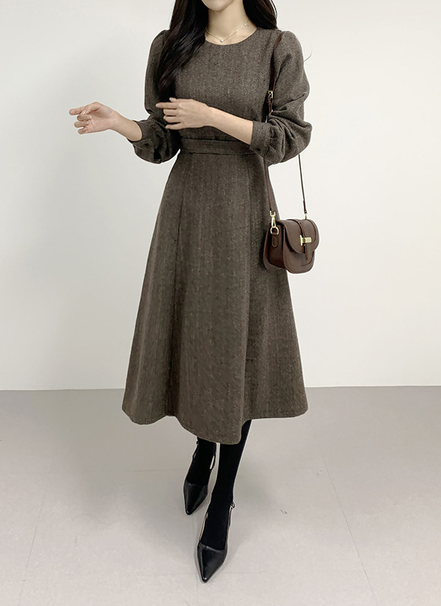 ストラップ付ヘリンボーンフレアワンピース | レディースファッション