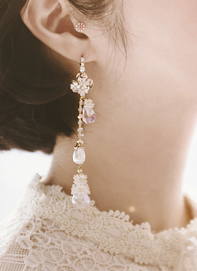 White Flowerドロップピアス | レディースファッション通販 - DHOLIC