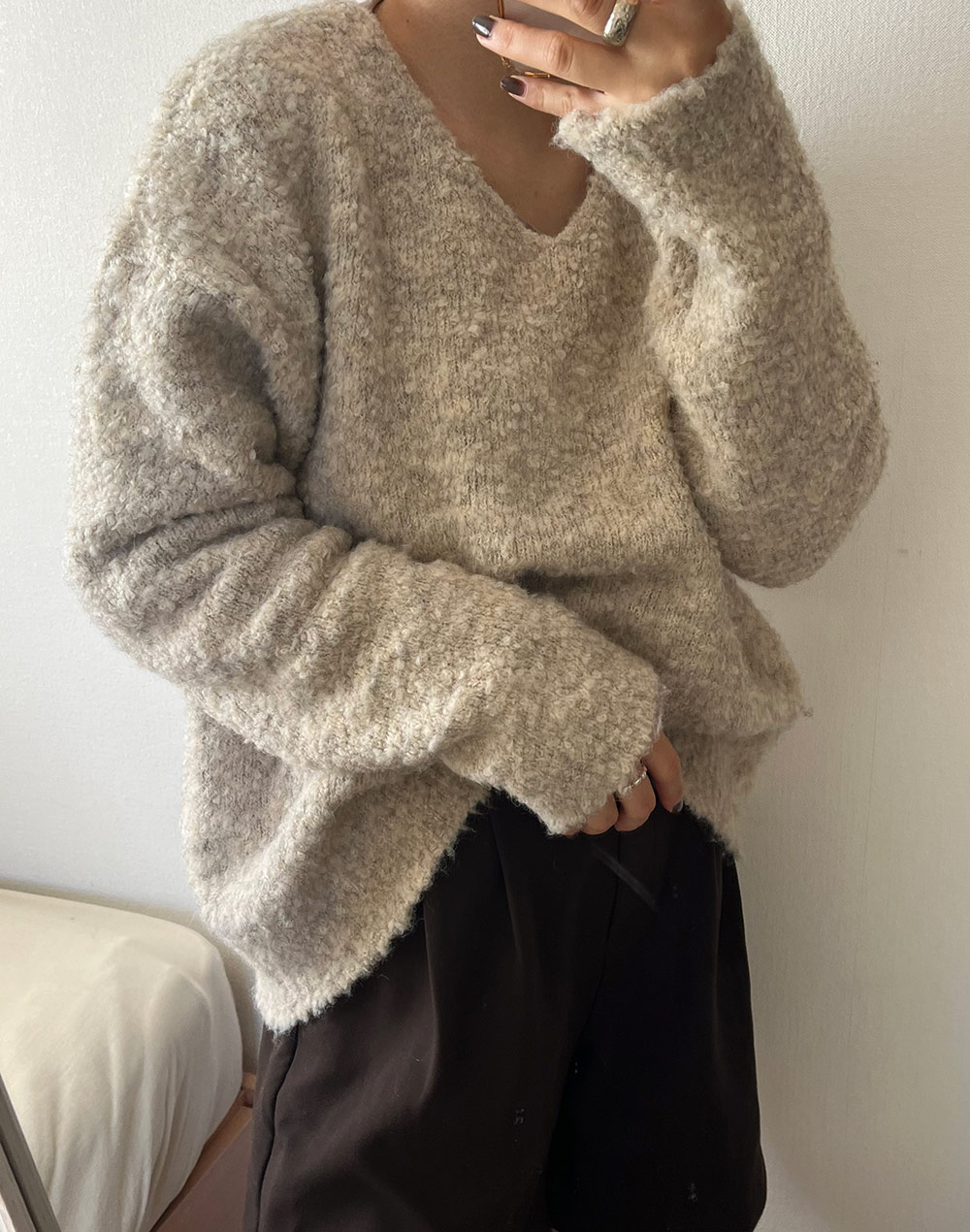 Vネックけもけもニット | レディースファッション通販 - DHOLIC