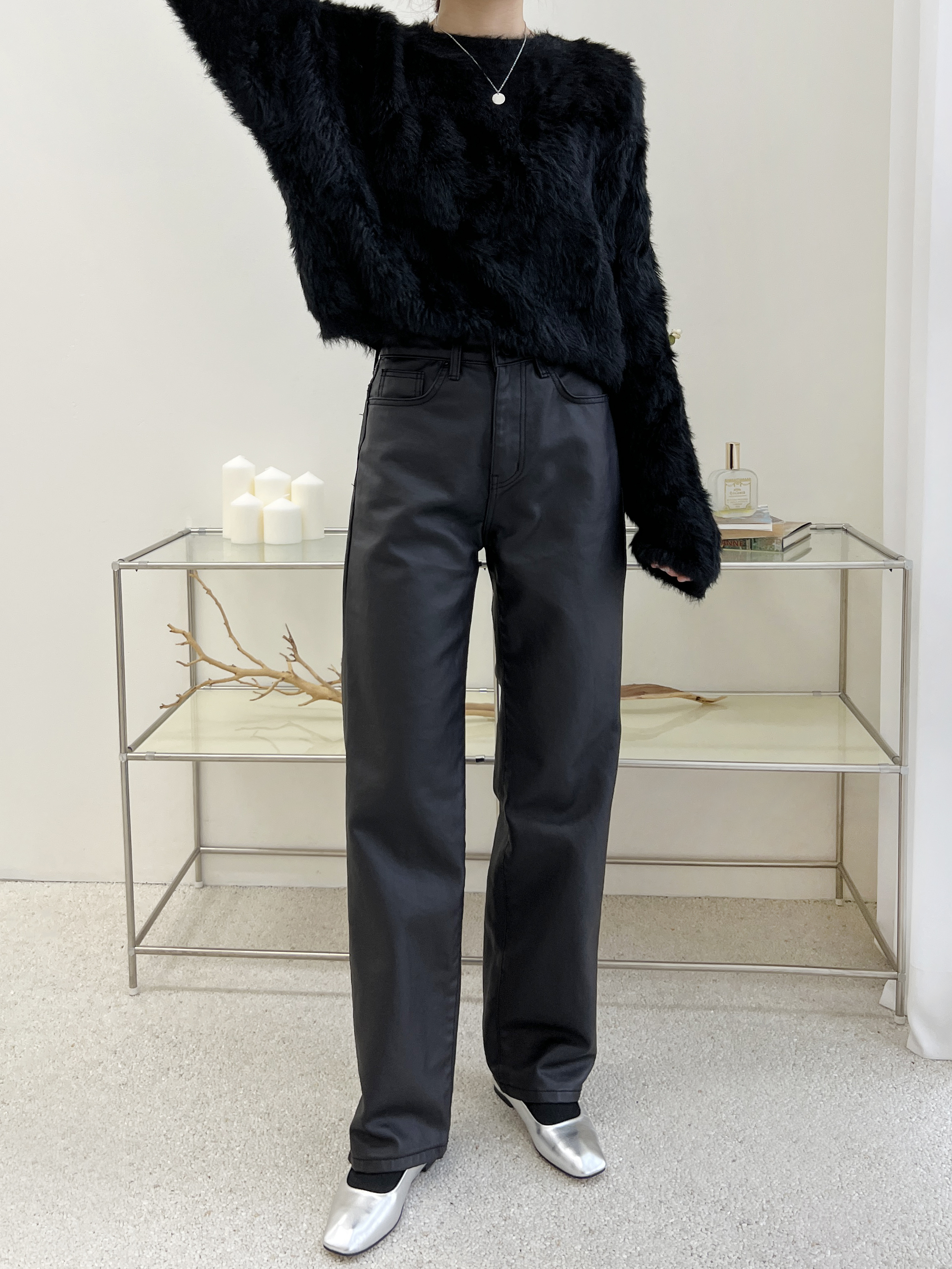 レザーライクブラックパンツ | レディースファッション通販 - DHOLIC