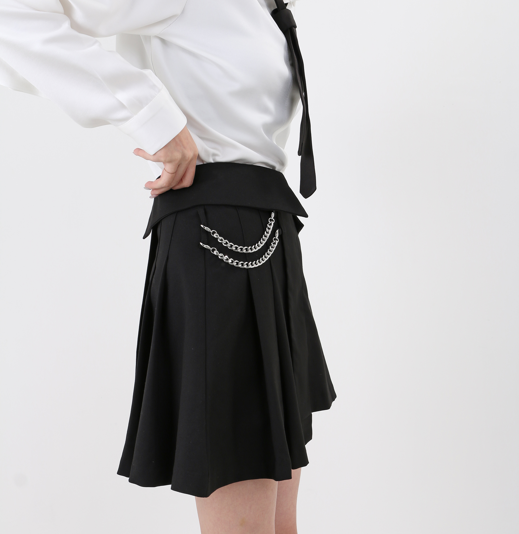 ダブルチェーン付ボタンキュロットパンツ | レディースファッション