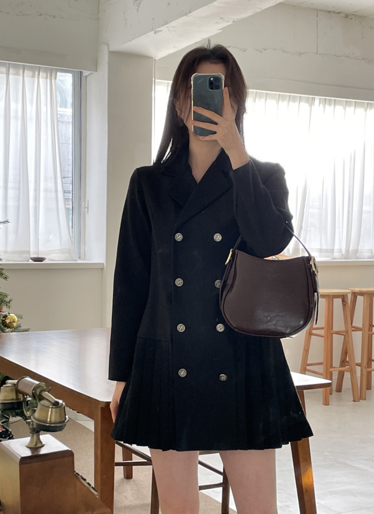 お買い得品 ダブルボタンプリーツミニワンピース ひざ丈ワンピース