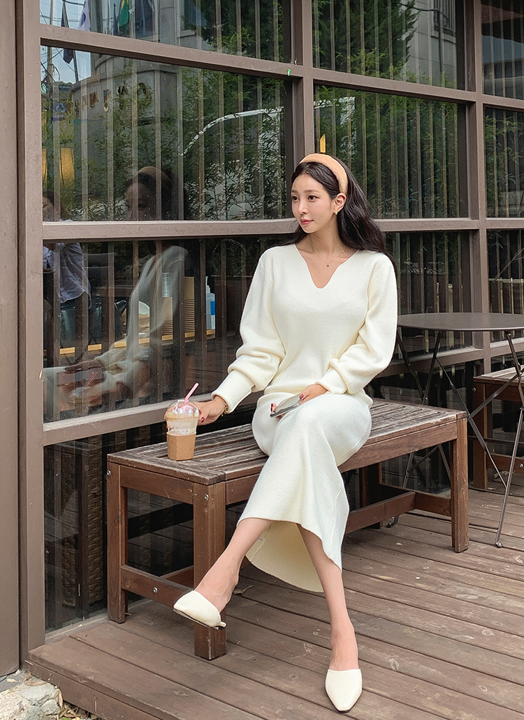 黒のニットワンピース Vネック 半袖 RANAN（ラナン） ワンピース ディープVネックニットワンピース