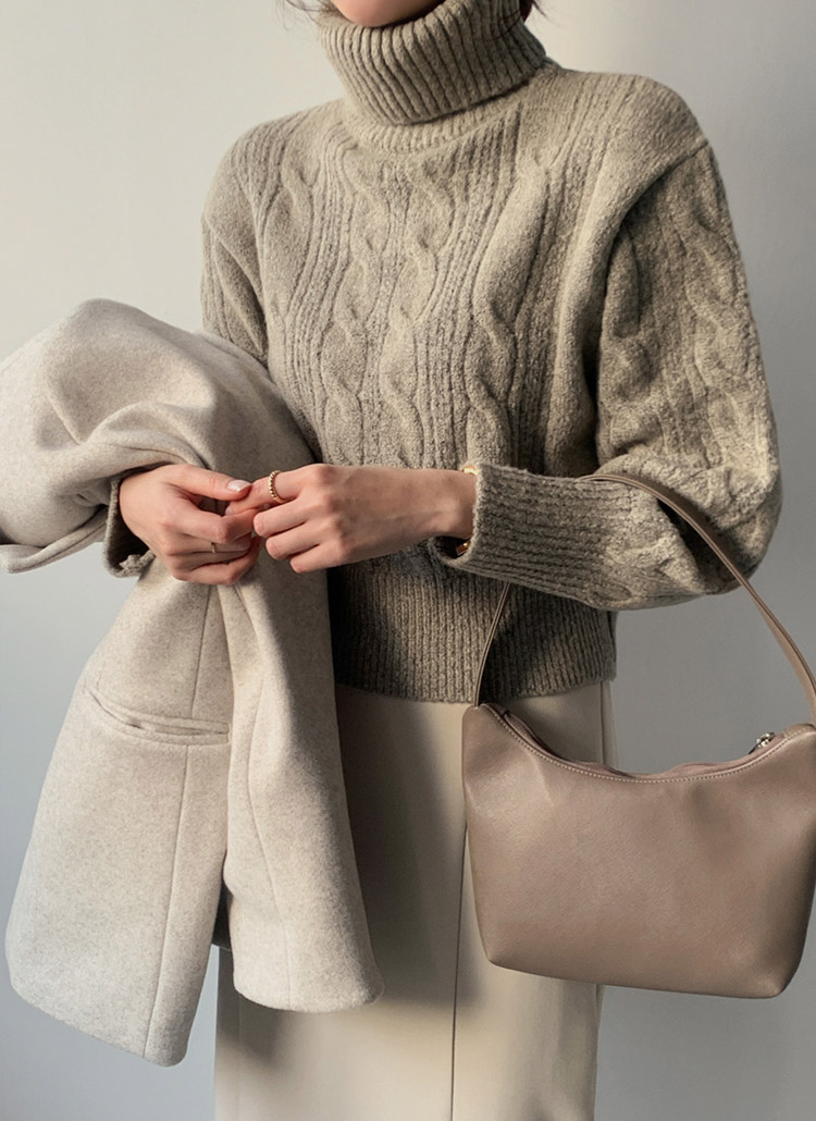 新品 ☆ celine タートルネック ケーブルニット