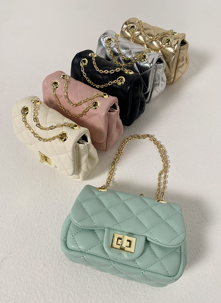 emoda 2way バッグ　新品　キルティングチェーンバッグ EMODA（エモダ）の「キルティングチェーンバックパック（バック