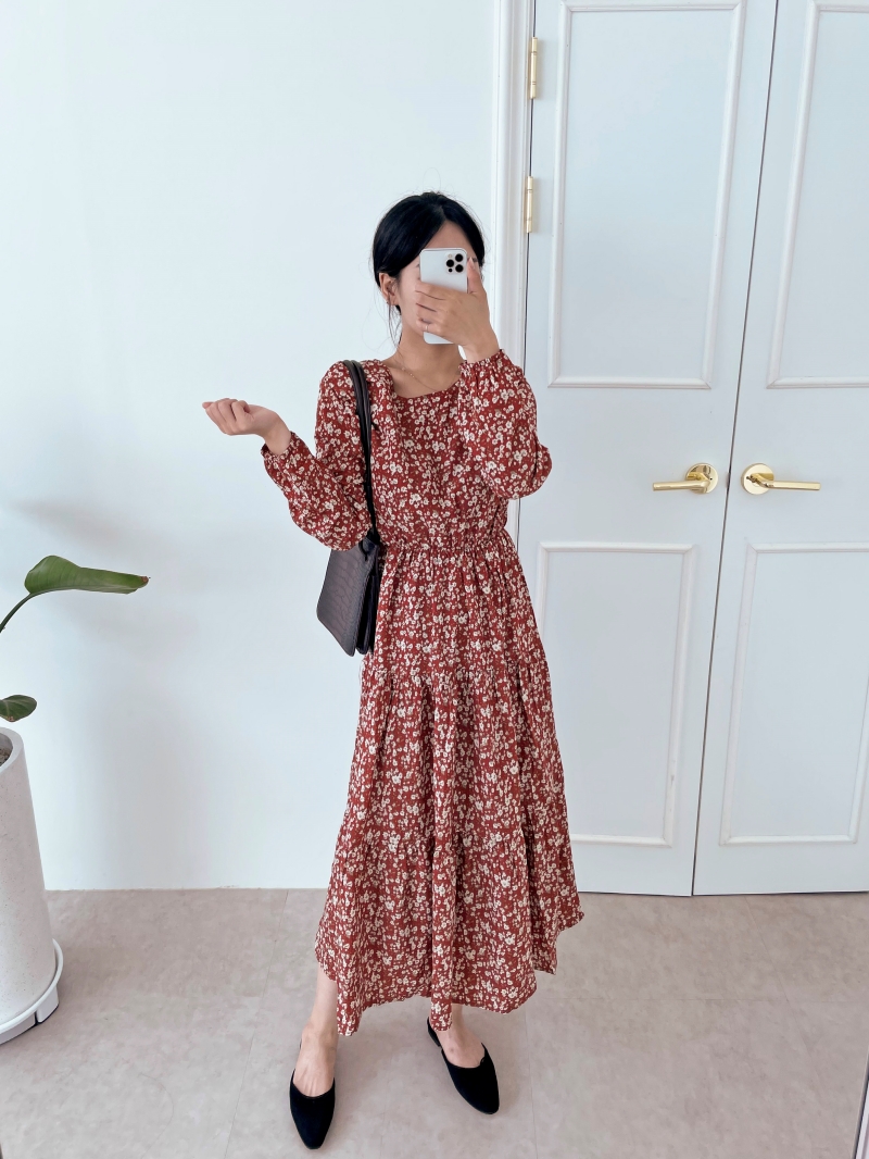 北欧暮らしの道具展　花柄Aライン　ロングワンピースタックギャザーコットン 北欧暮らしの道具展 花柄 Aライン ロングワンピース タック ギャザー