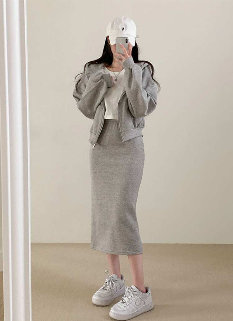 PRADA ジップアップ パーカー スウェット 裏起毛 クロップド丈 レディース プラダ(PRADA)プラダ スウェット ジップ パーカー パーカー 衣料