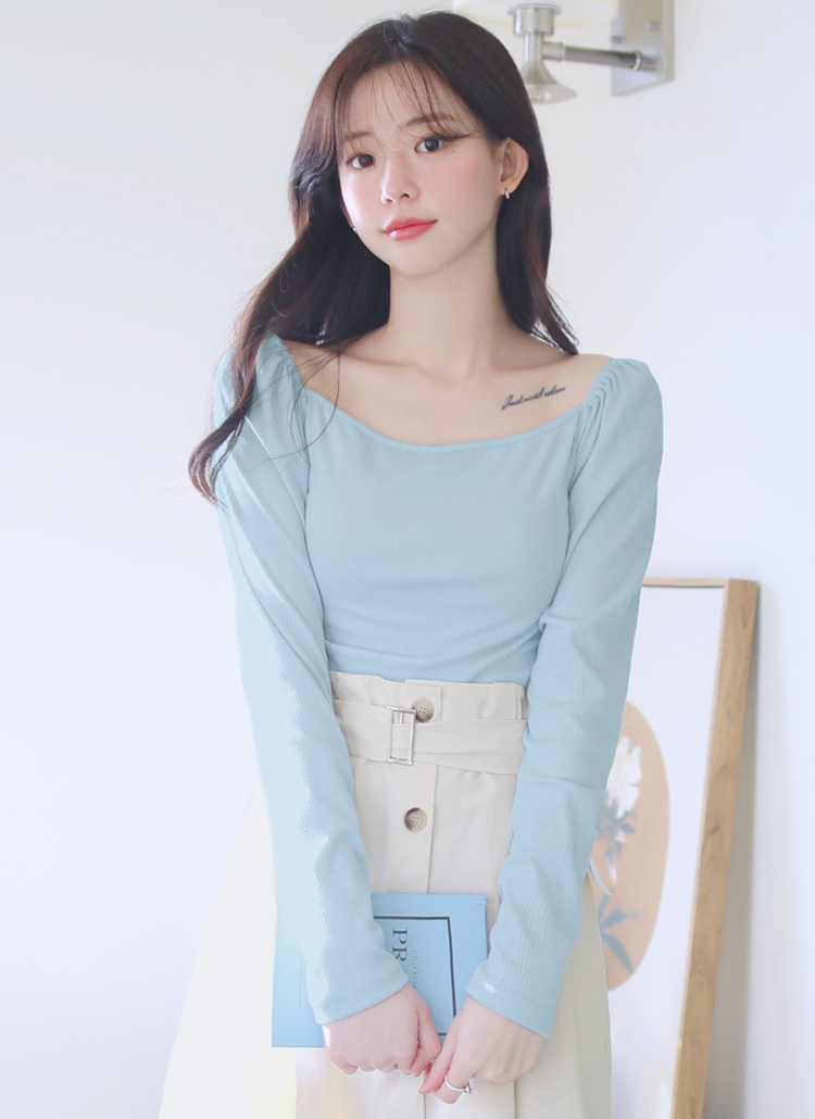 新品　ギャザーショルダーシャツ