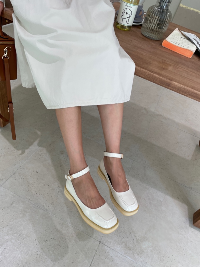 yamamin HEREU ストラップシューズ　白エナメル エナメル調ストラップシューズ | レディースファッション通販 - DHOLIC