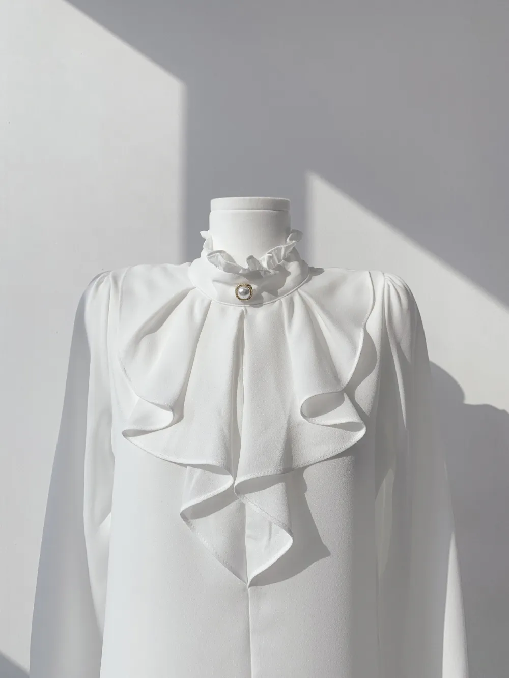 パールボタンラッフルブラウス | audreybubble | 詳細画像4