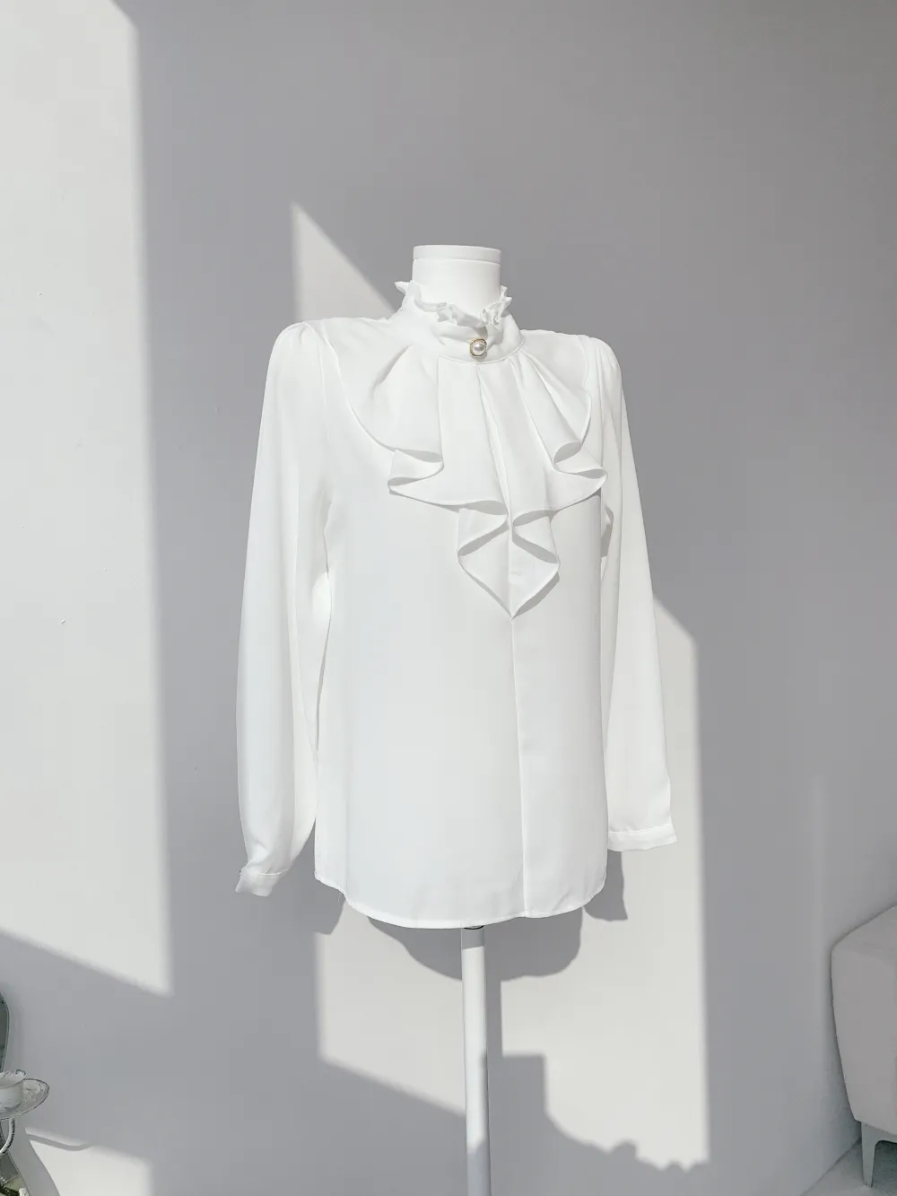 パールボタンラッフルブラウス | audreybubble | 詳細画像33