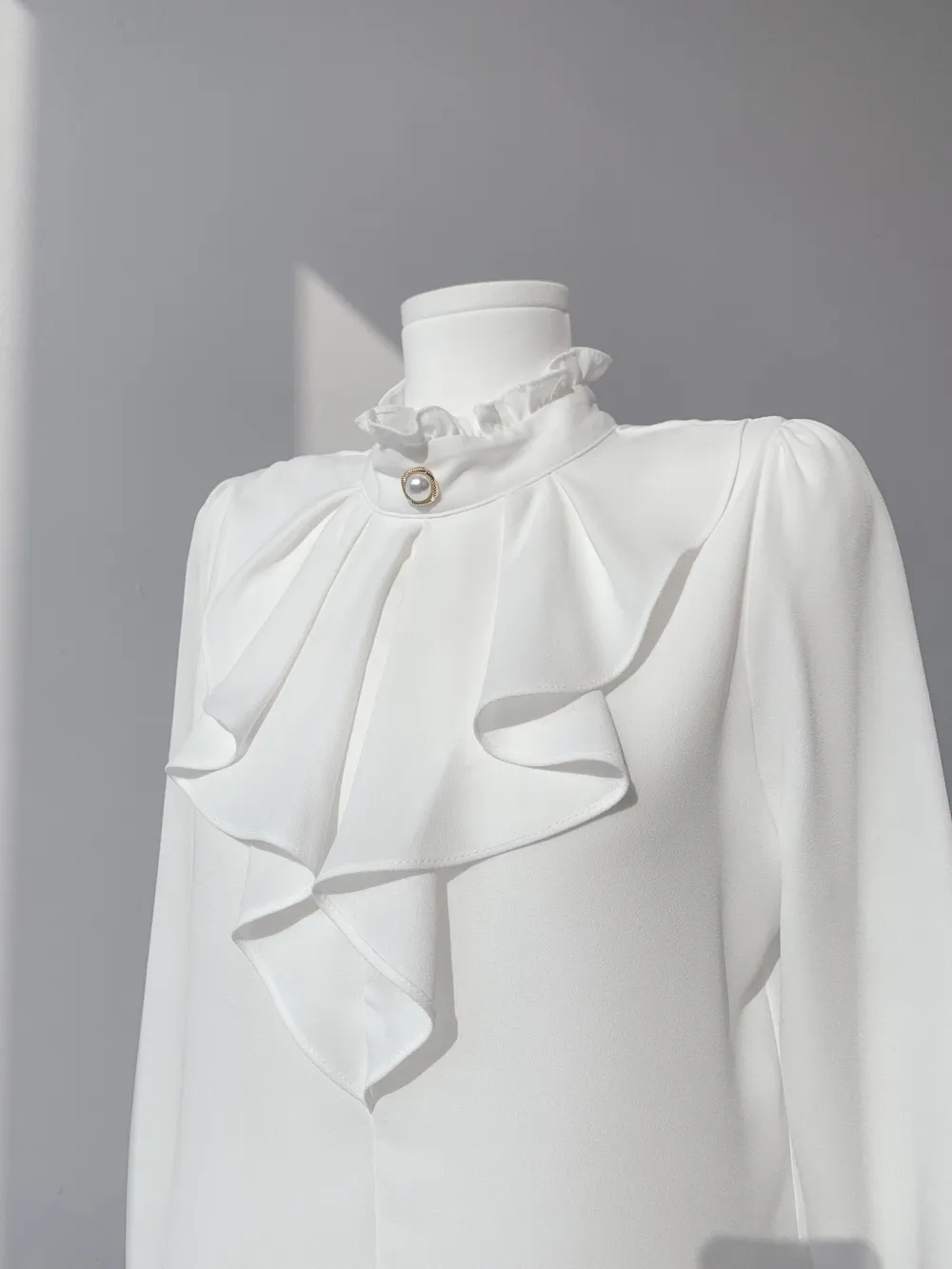 パールボタンラッフルブラウス | audreybubble | 詳細画像35