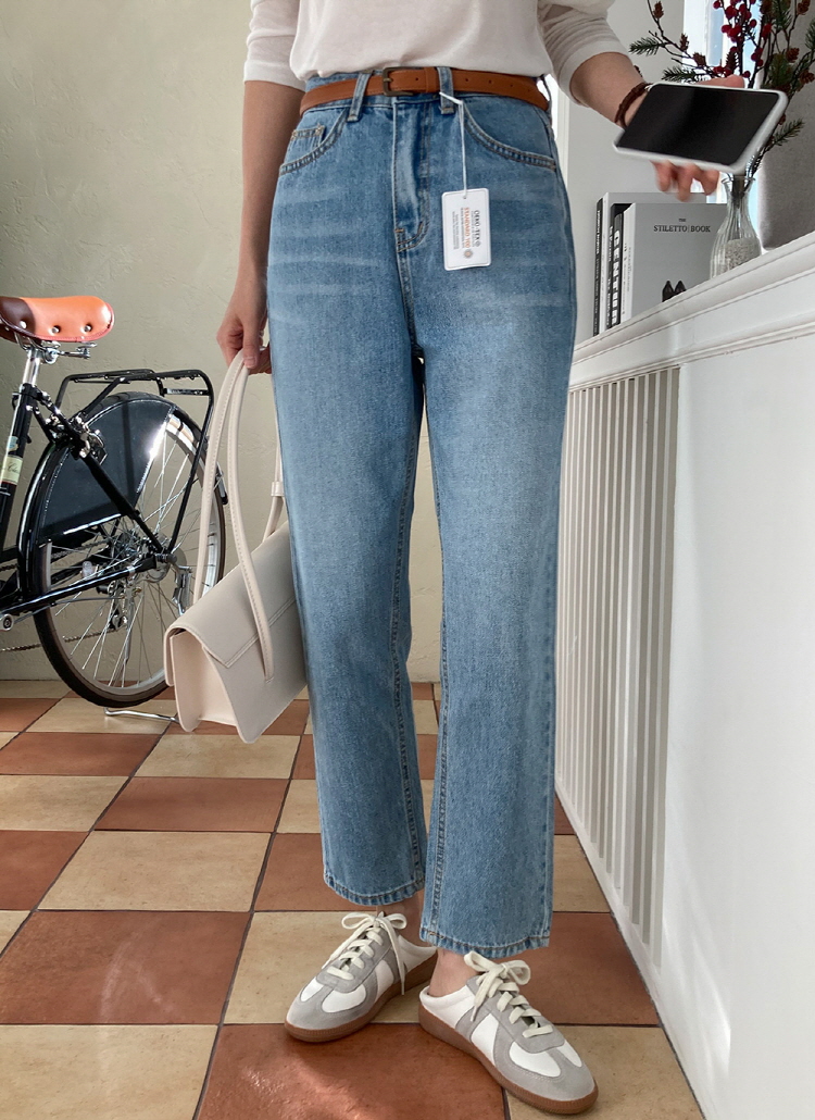 ストレートライトブルーデニムパンツ | レディースファッション