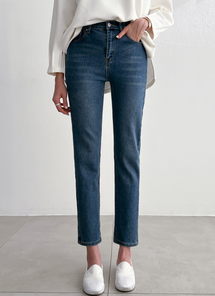 ダークブルーストレートデニムパンツ