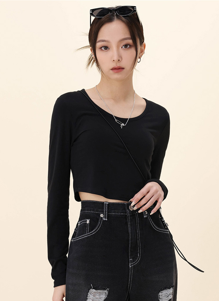 数回着用のみ！HYKE ブラック クロップドTシャツ 長袖 Uネッククロップド長袖Tシャツ | レディースファッション通販 - DHOLIC