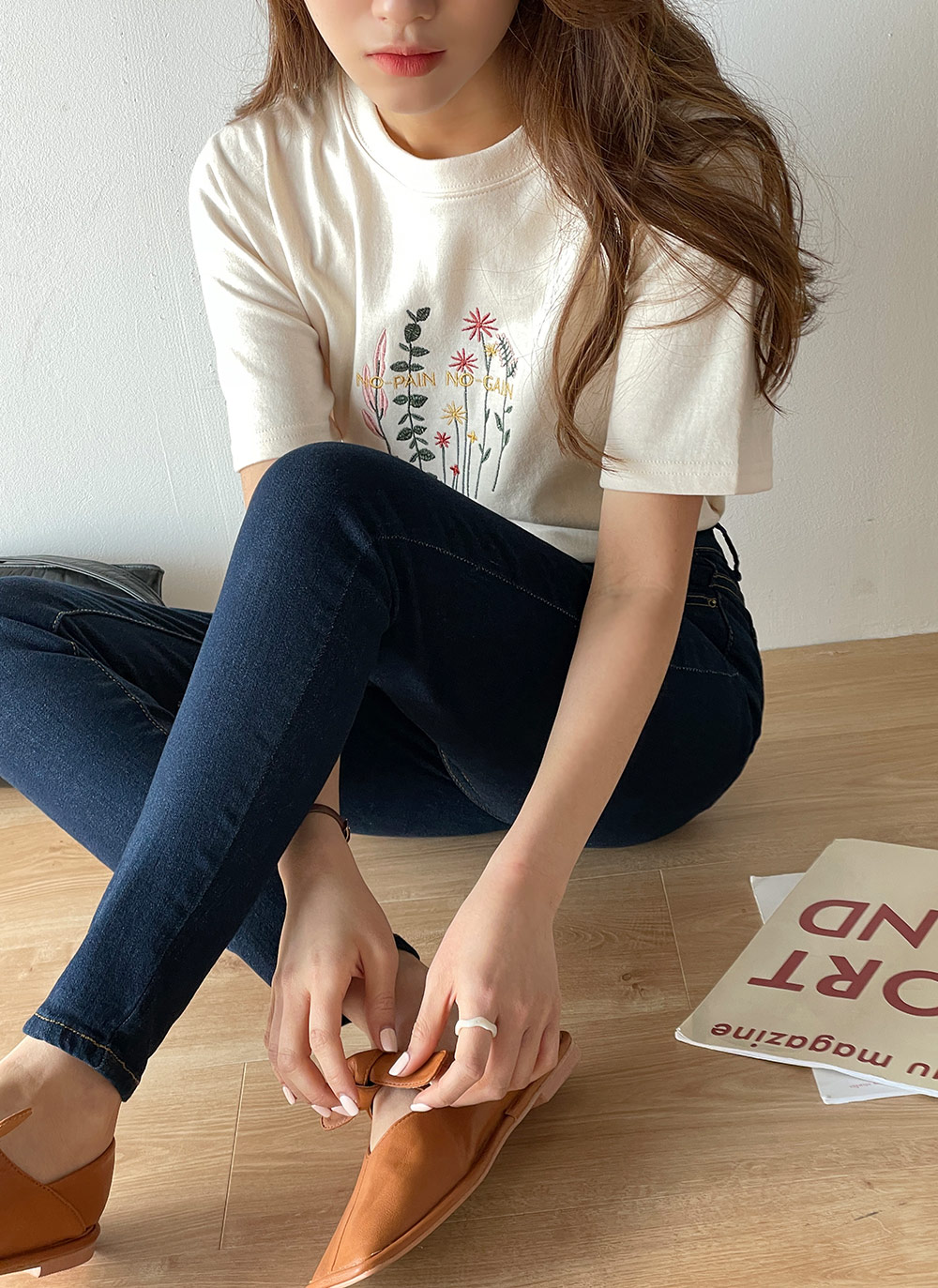 花柄刺しゅうVネック／TシャツA｜INGNI(イング) 公式通販｜INGNI