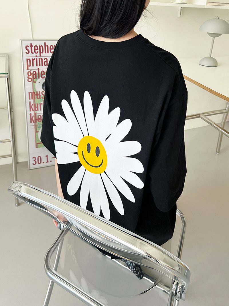 DAISY BLOSSOMボクシーTシャツ | レディースファッション通販 - DHOLIC