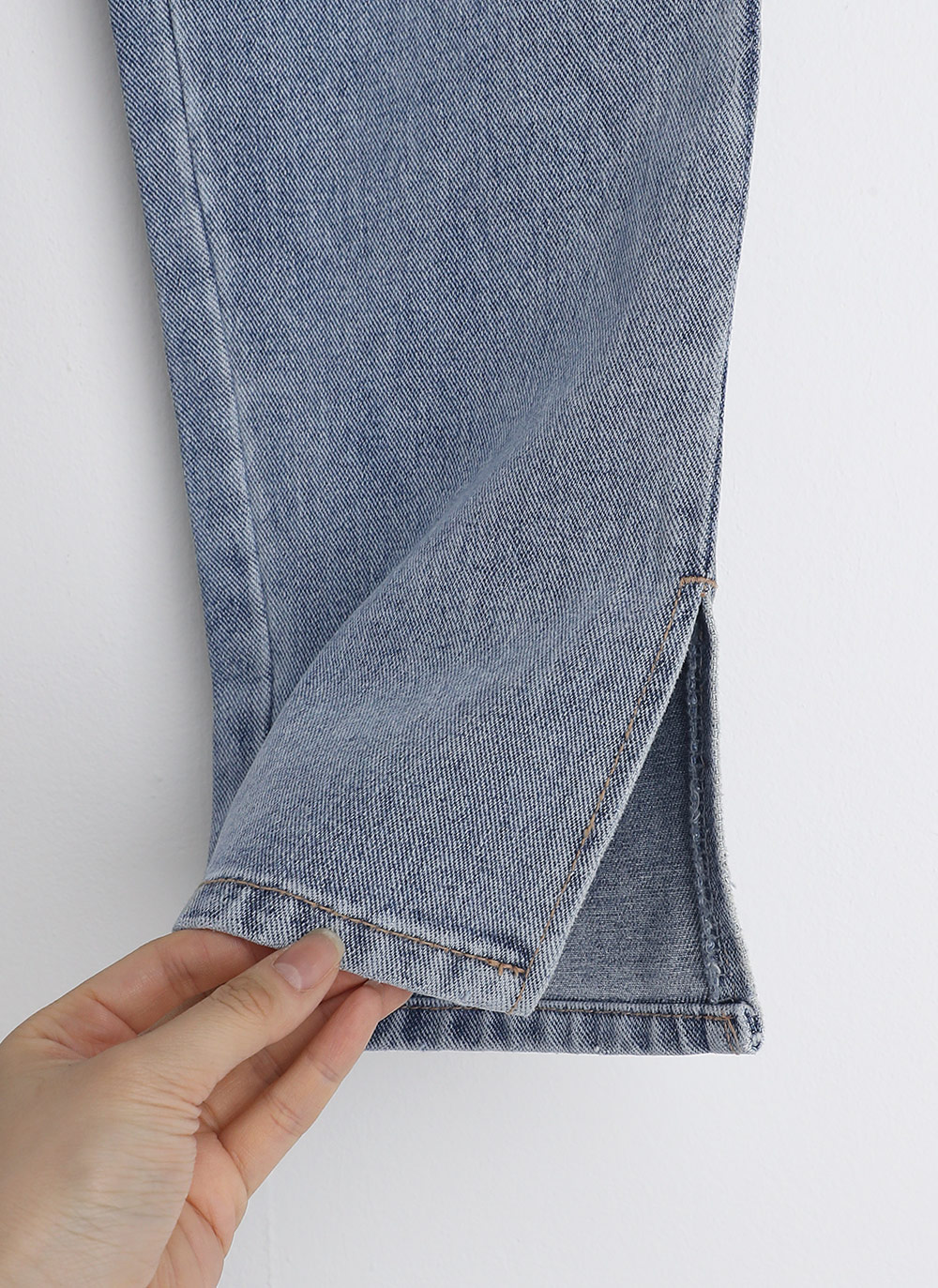 新品 ❤︎ スリット入 & スリット部ストーン付 デニム パンツ