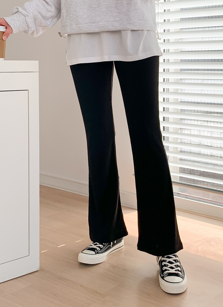 ミーイッセイミヤケ 黒 フレアーパンツ ゴムウエスト 膝下丈 楽天市場