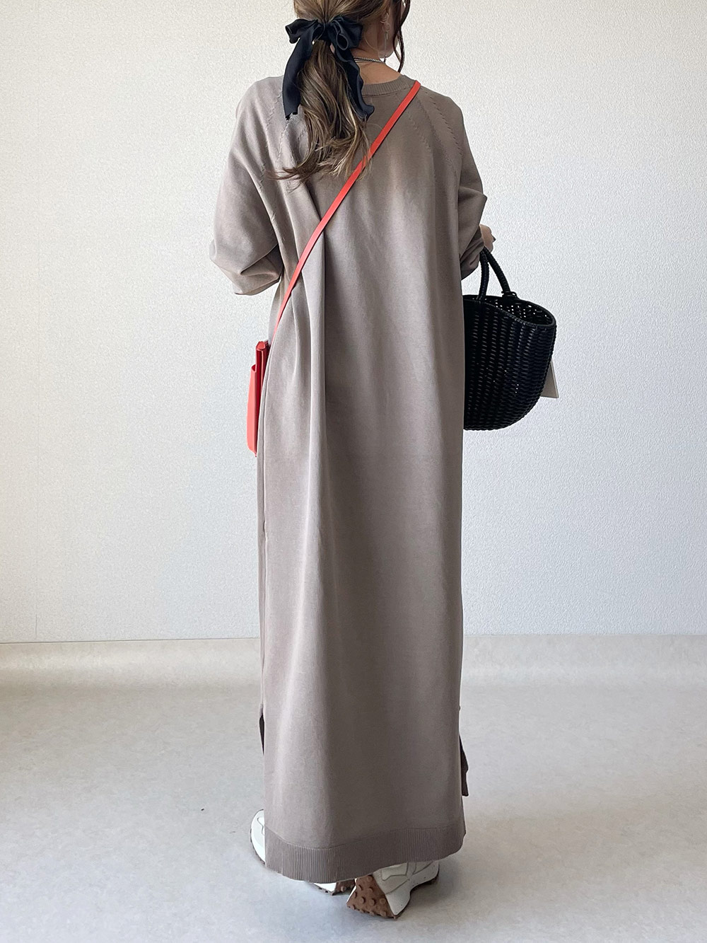 ベージュ ラウンドネック ロングワンピース lh0033.jpg