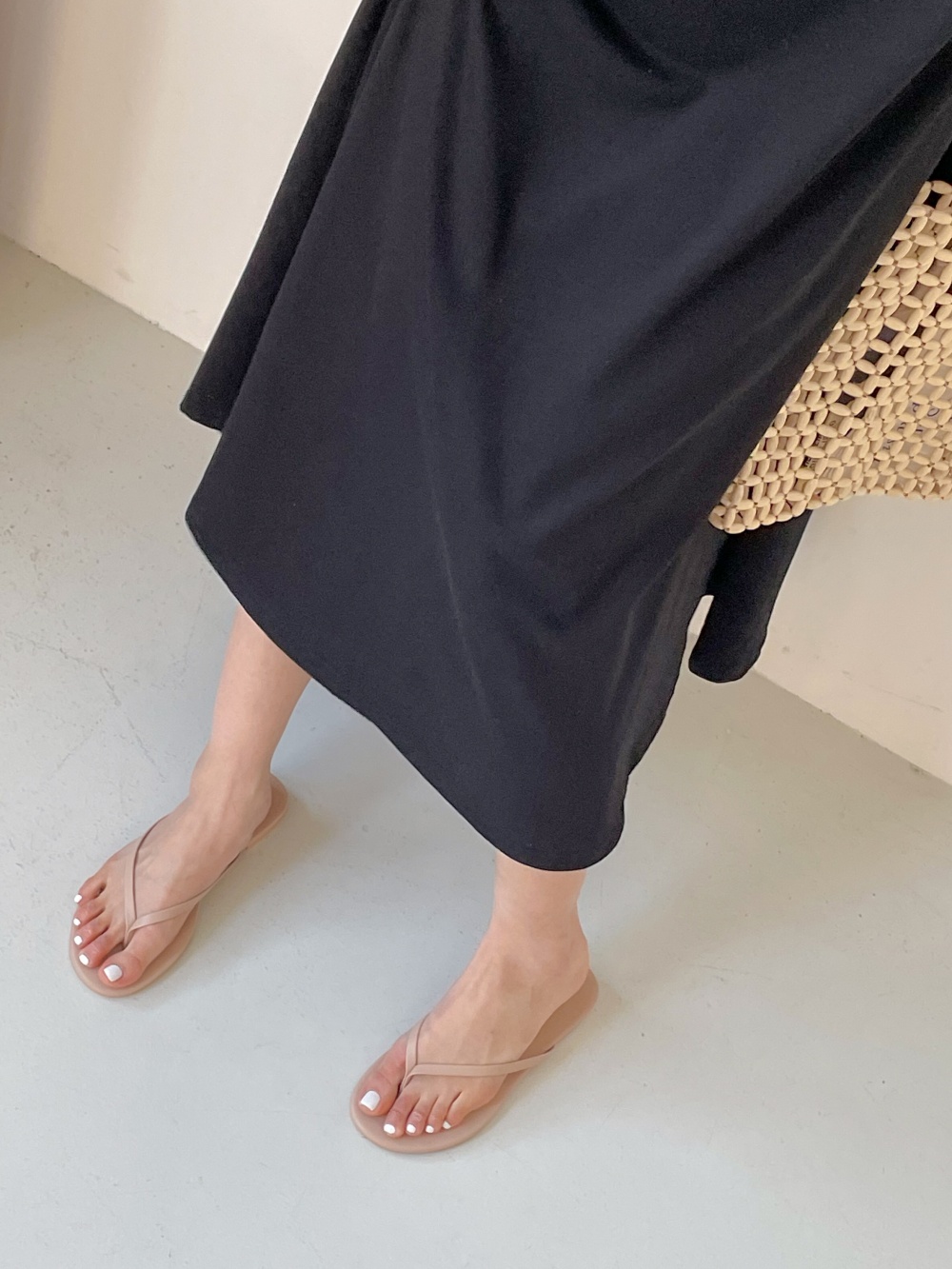 25SS AURALEE ブラック トングサンダル