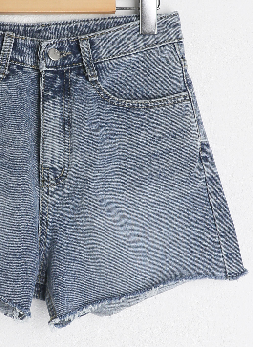 カットオフデニムショートパンツ | レディースファッション通販 - DHOLIC